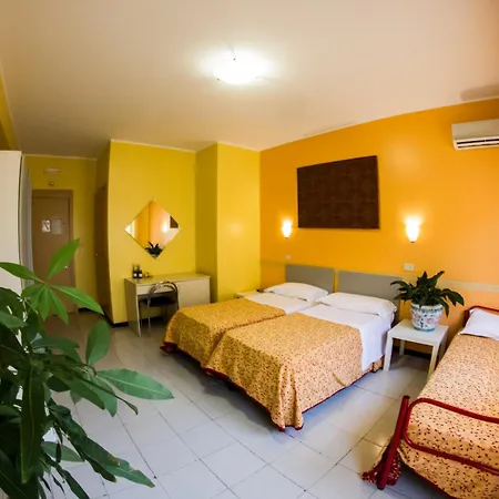 La Piramide Hotel 3*