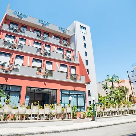 La Piramide Hotel Roccalumera