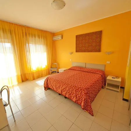 La Piramide Hotel 3*
