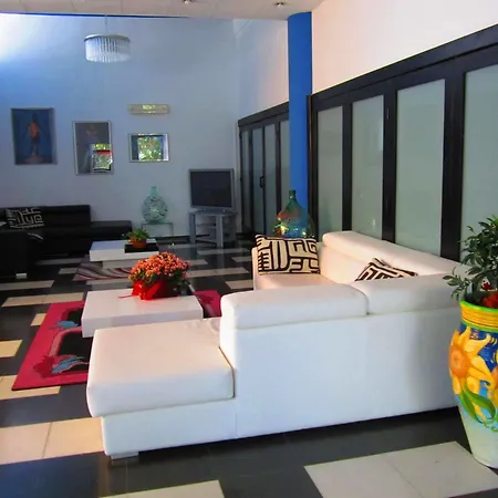 La Piramide Hotel