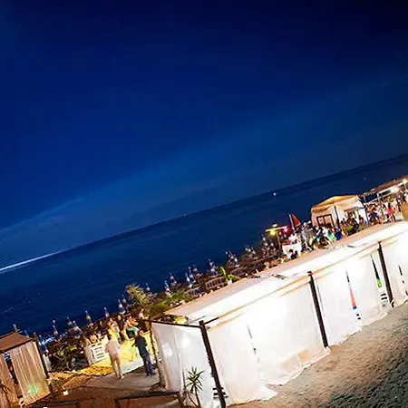 金字塔酒店 3* 洛卡卢美拉