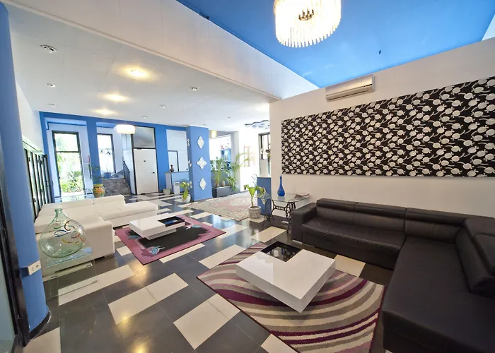 La Piramide Hotel Roccalumera