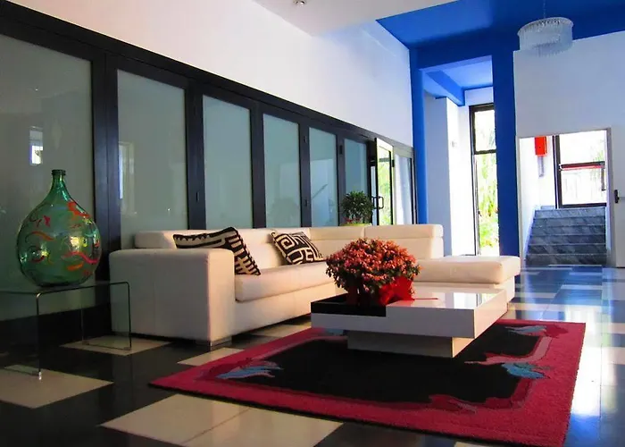 La Piramide Hotel 3*