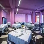 金字塔酒店 3*