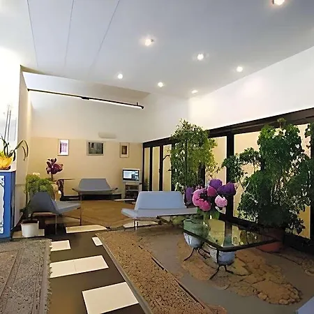 La Piramide Hotel 3*