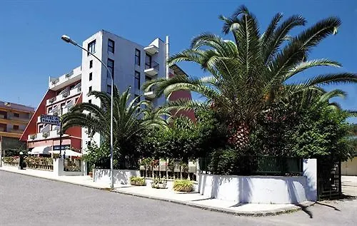 فندق La Piramide 3*